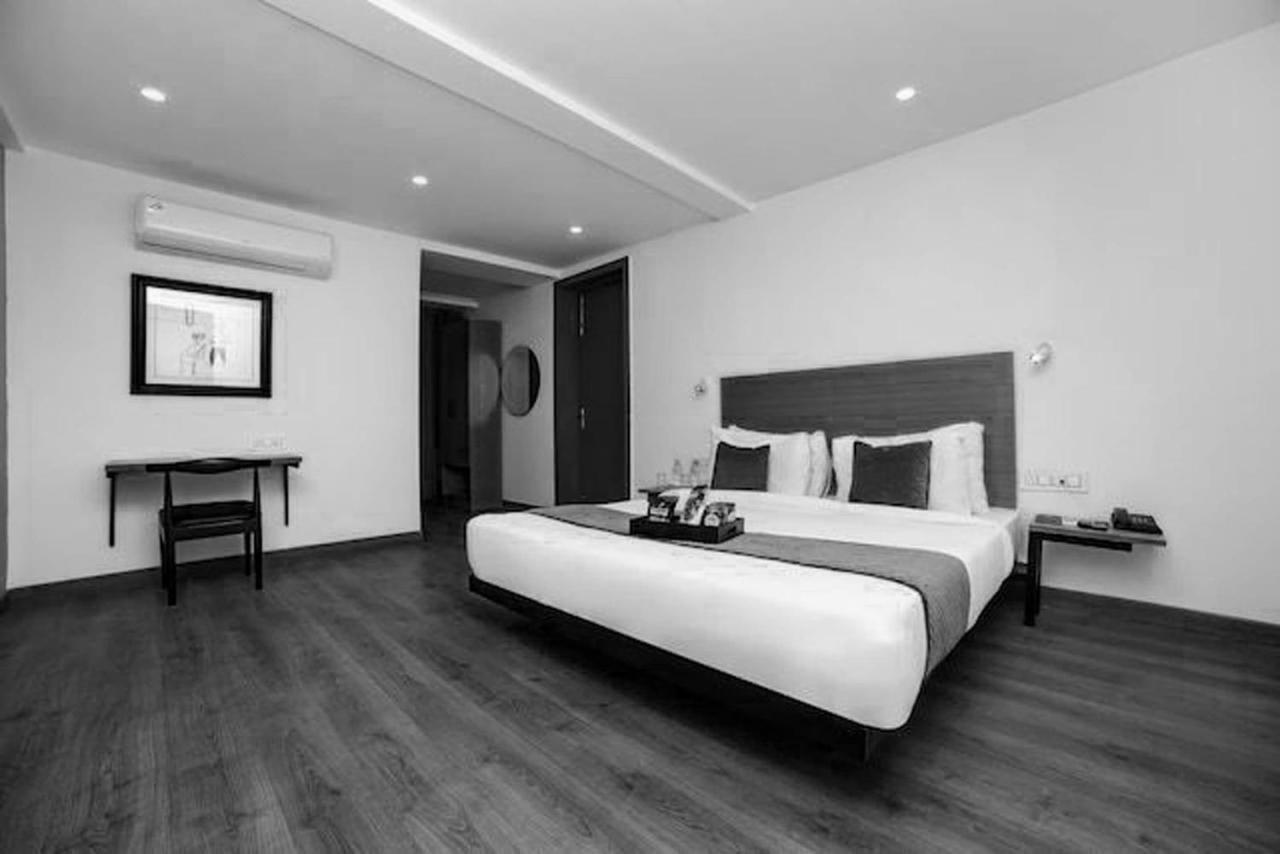 Townhouse Sohna Road 2 Hotel Gurgáon Kültér fotó