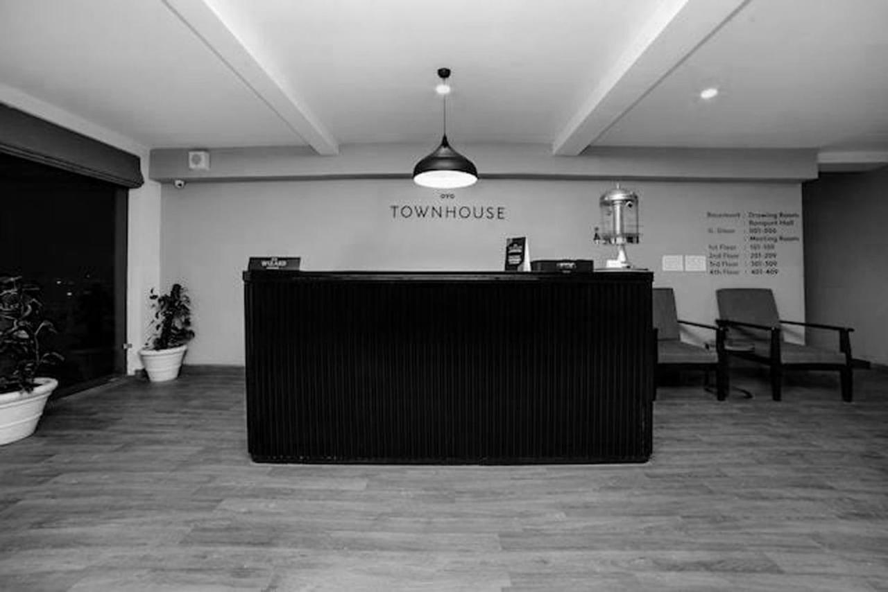 Townhouse Sohna Road 2 Hotel Gurgáon Kültér fotó