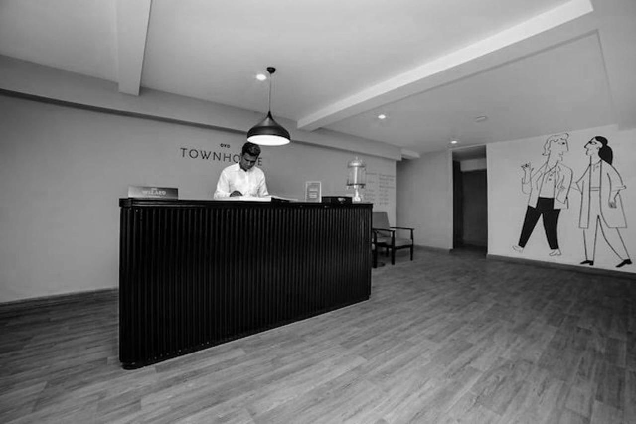 Townhouse Sohna Road 2 Hotel Gurgáon Kültér fotó
