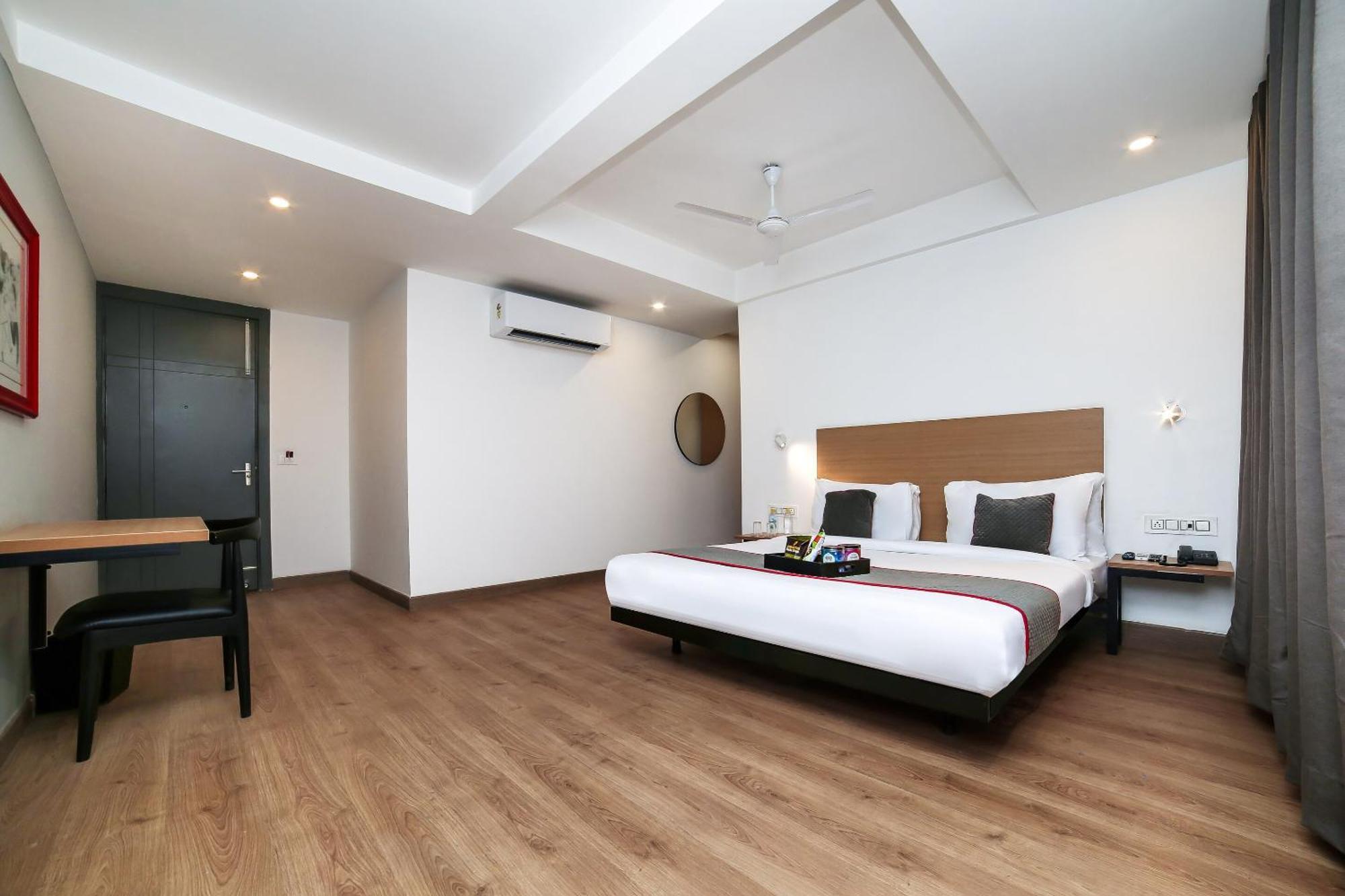 Townhouse Sohna Road 2 Hotel Gurgáon Kültér fotó
