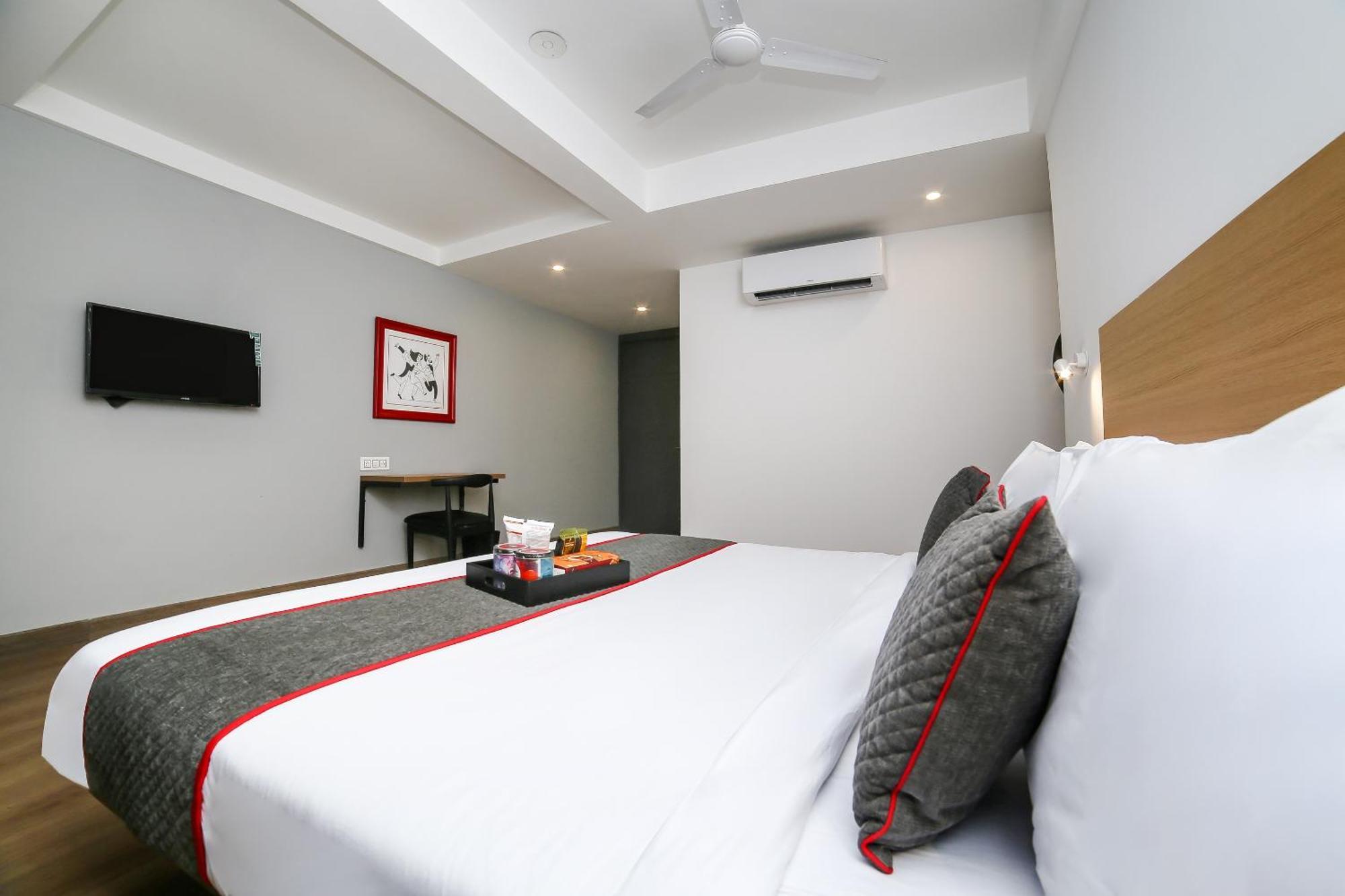 Townhouse Sohna Road 2 Hotel Gurgáon Kültér fotó